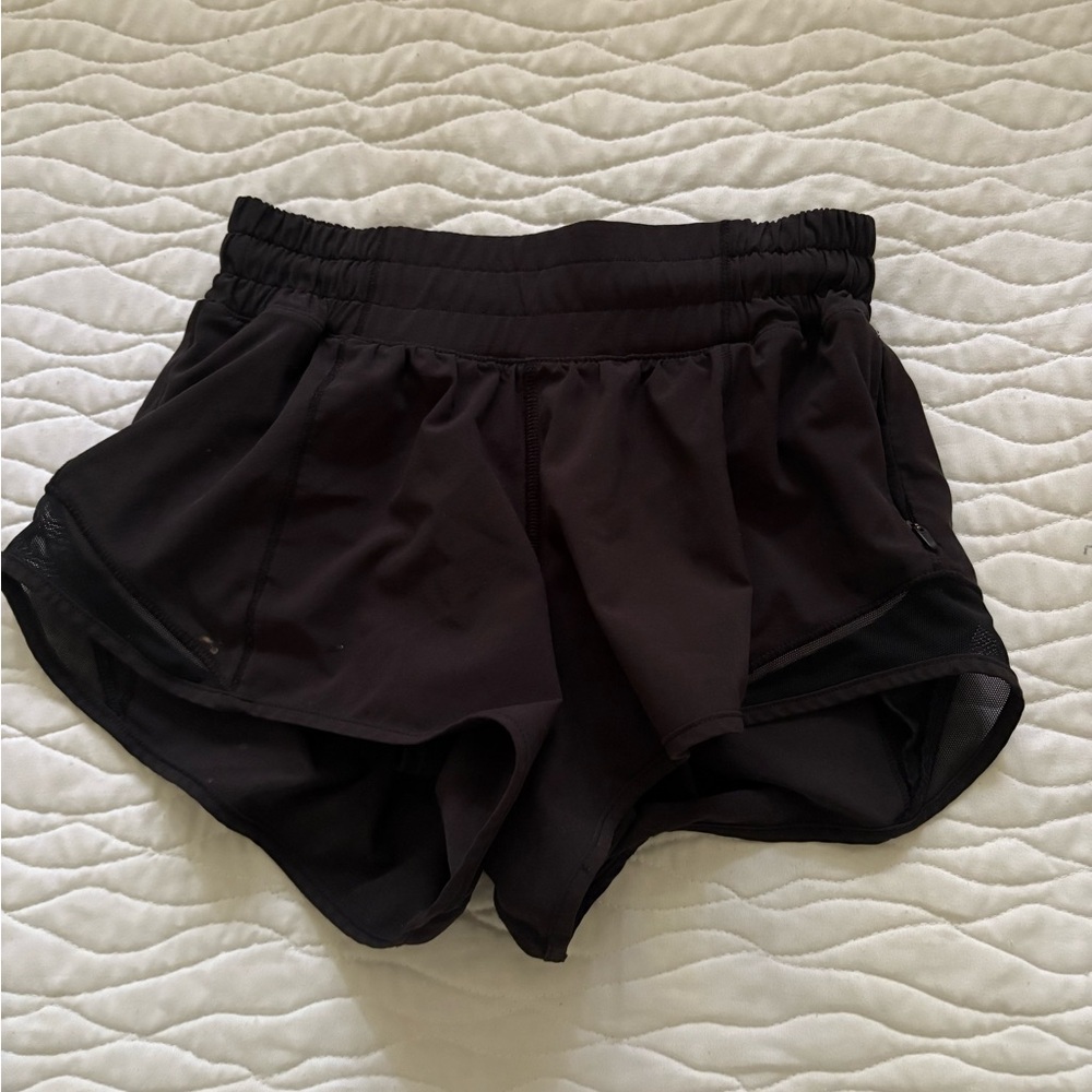 Lululemon hotty hot shorts 2.5’